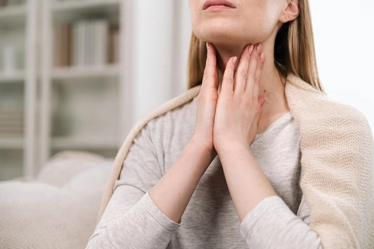 Symptoms That Could Point to a Thyroid Problem image